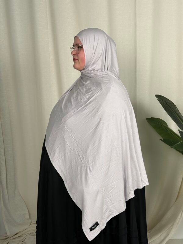 image00016 Off White