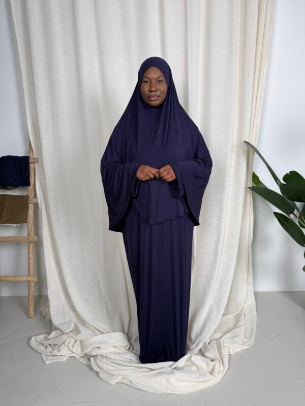 image00097 Navy Größe L