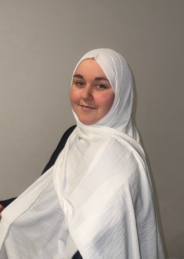 image00009 Satin Velvet Weiß